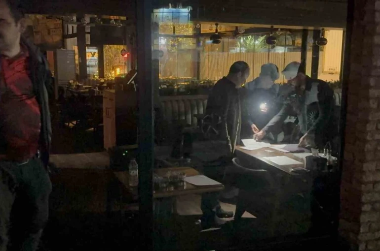 Şişli’de 25 kişinin zehirlenme şüphesiyle hastanelik olmasının ardından restoran mühürlendi 