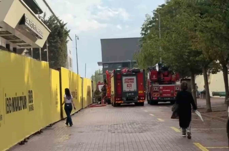 Şişli’de bulunan Cemal Reşit Rey Konser Salonu’nda yangın paniği