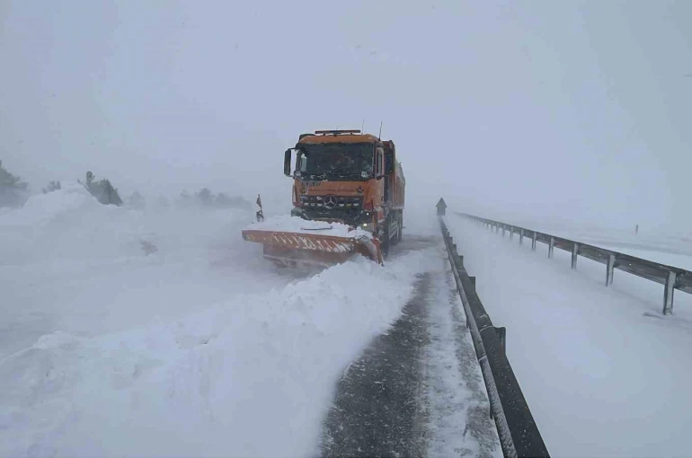 Sivas’ın dışarı ile ulaşımı kesildi 
