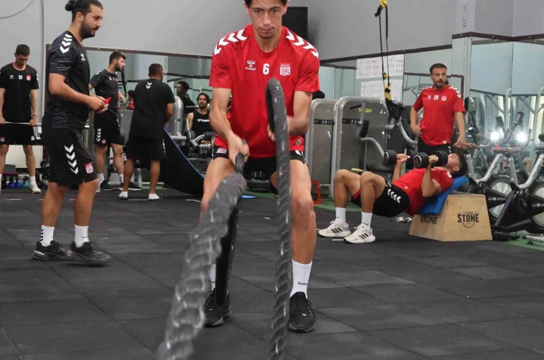 Sivasspor, salonda çalıştı 