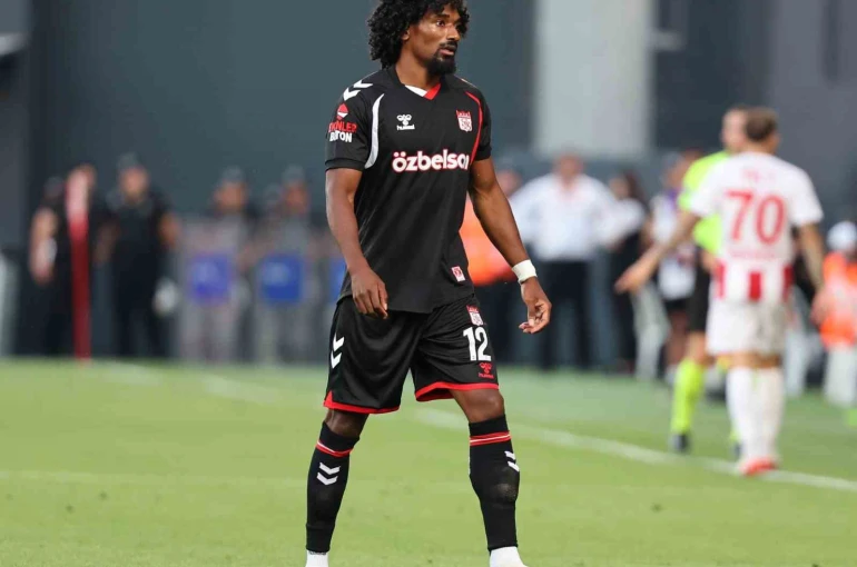 Sivasspor, Samuel Moutoussamy ile yollarını ayırdı 