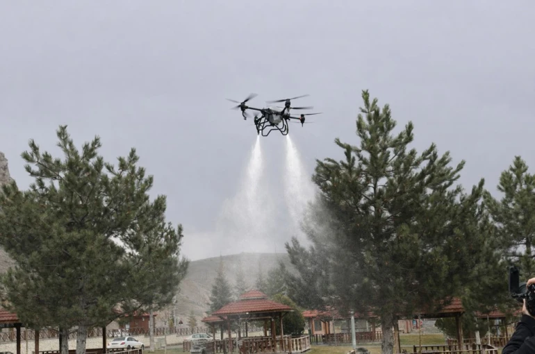 Sivas’ta keneye karşı havadan karadan mücadele 