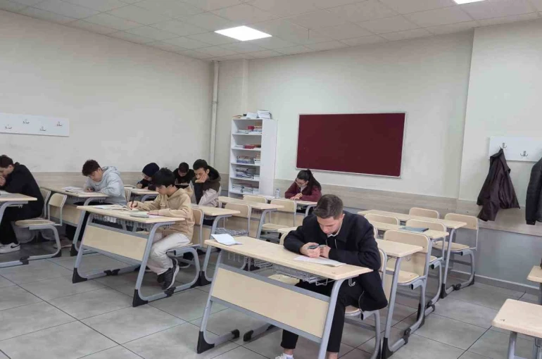 Sivas’ta öğrenciler manevi ödül için ter döktü 