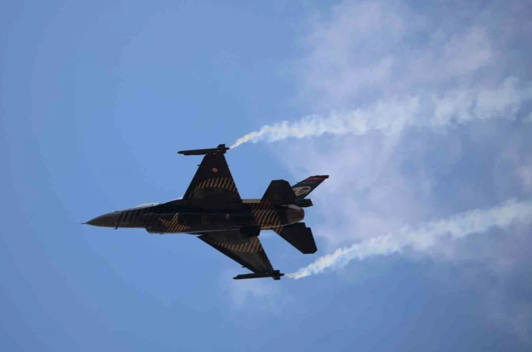 Sivas’ta SOLOTÜRK’ten nefes kesen gösteri