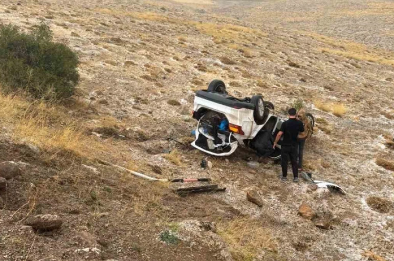 Sivas’ta takla atan otomobilde 2 kişi yaralandı