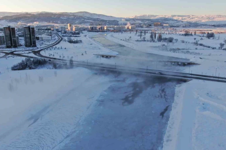 Sivas’ta termometreler eksi 19 dereceyi gösterdi 