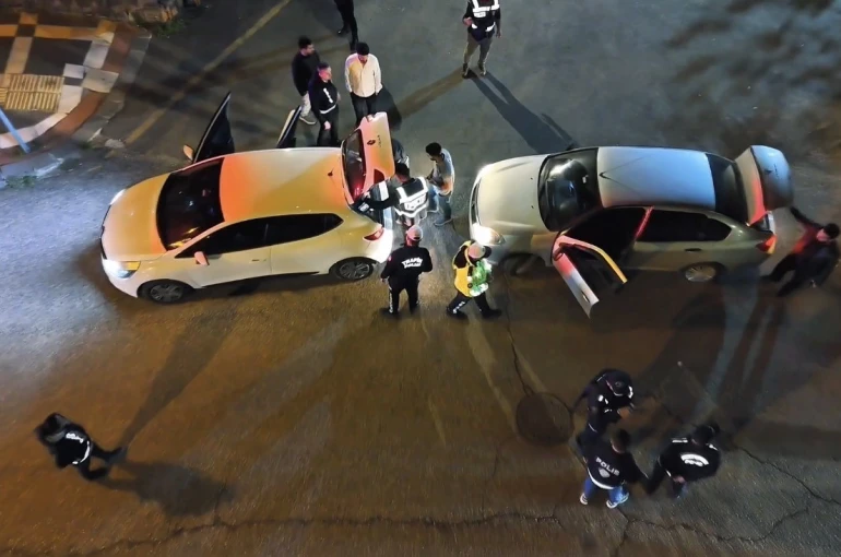 Siverek’te "Huzur-63" uygulaması: 2 aranan şahıs yakalandı 