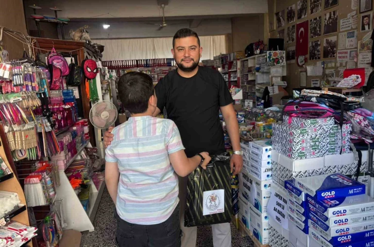 Sivrihisar Bakkallar Odası’ndan öğrencilere kırtasiye desteği 
