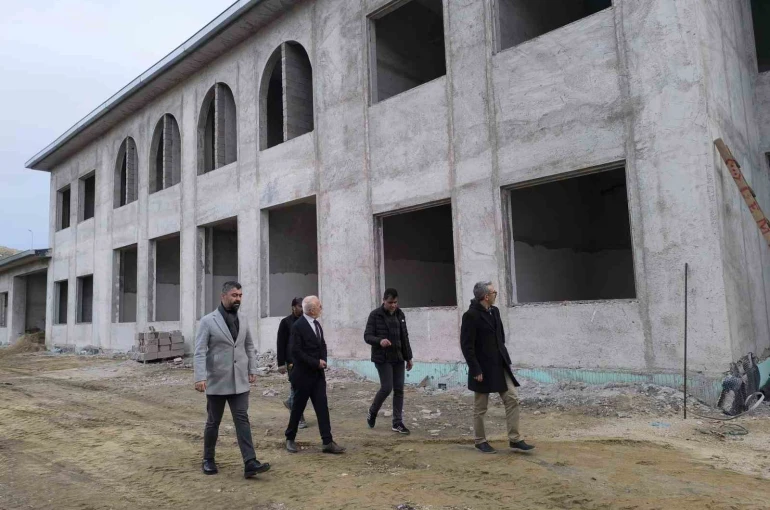 Sivrihisar’da yeni sağlık merkezlerinin yapımı sürüyor