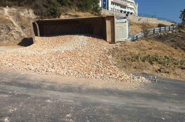 Şoförün manevrası faciayı engelledi