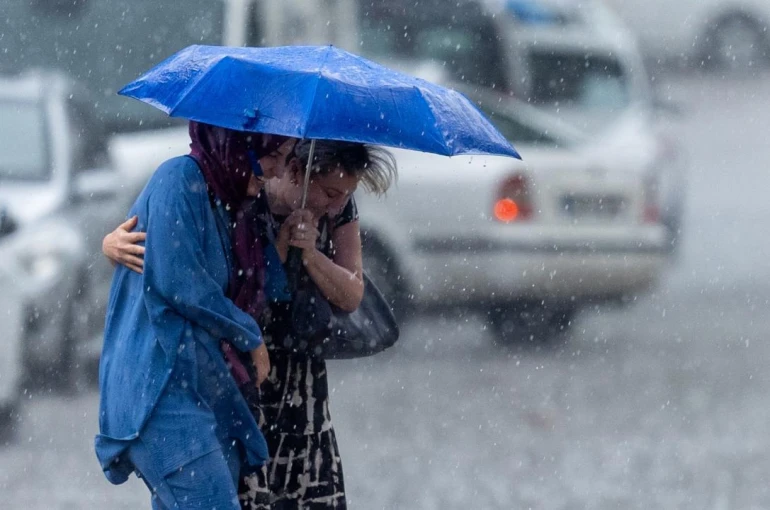 Soğuk hava dalgası kapıda: Sağanak yağış uyarısı