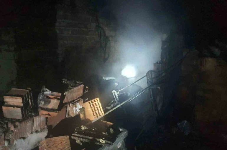 Söğüt’te ev yangını 