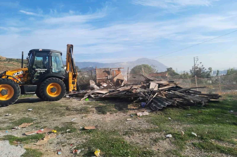 Söke Belediyesi’nden kaçak keçi ağıllarına müdahale 