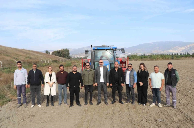 Söke Belediyesi’nin buğday tohumları bereket için yeniden toprakla buluştu 