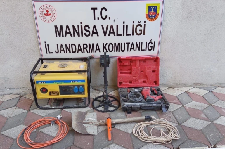 Soma’da kaçak kazıya jandarmadan suçüstü 