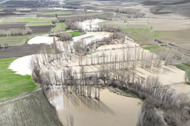 Son 20 yılın en yüksek miktarda yağışı görüldü, tarım arazileri sular altında kaldı