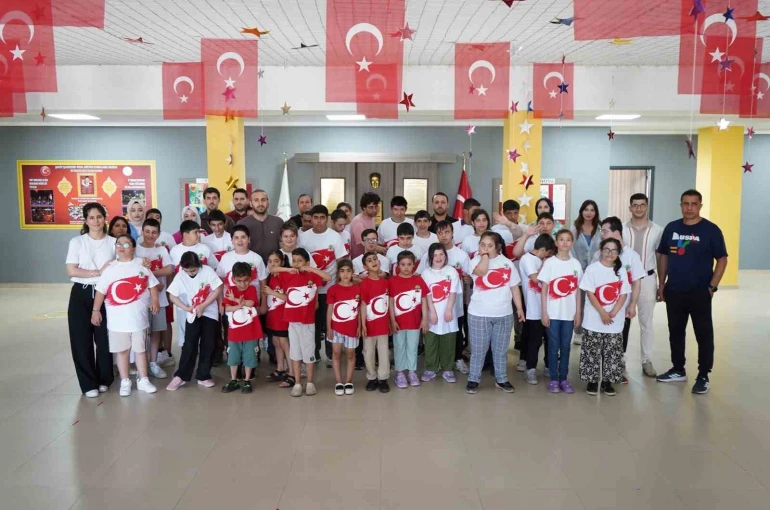 Spor festivali, özel ihtiyaçlı öğrencilerin yüzünü güldürdü