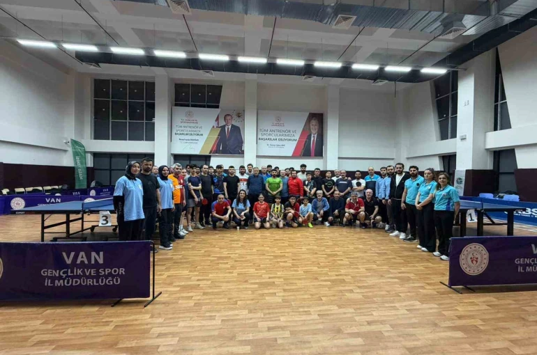 Spor Van Masa Tenisi Ligi devam ediyor 