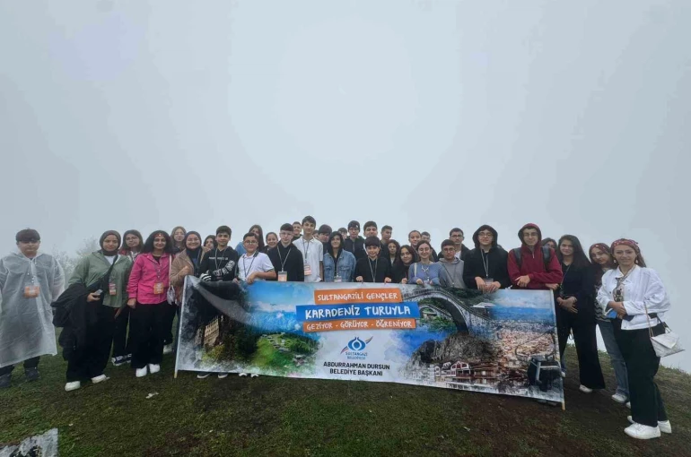 Sultangazi’de başarılı öğrencilere 5 günlük Karadeniz turu ödülü 