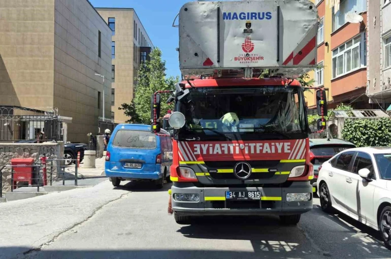 Sultangazi’de meslek yüksek okulunda yangın