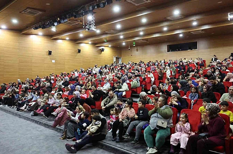 Sultangazi’de şenlik tadında yarıyıl 