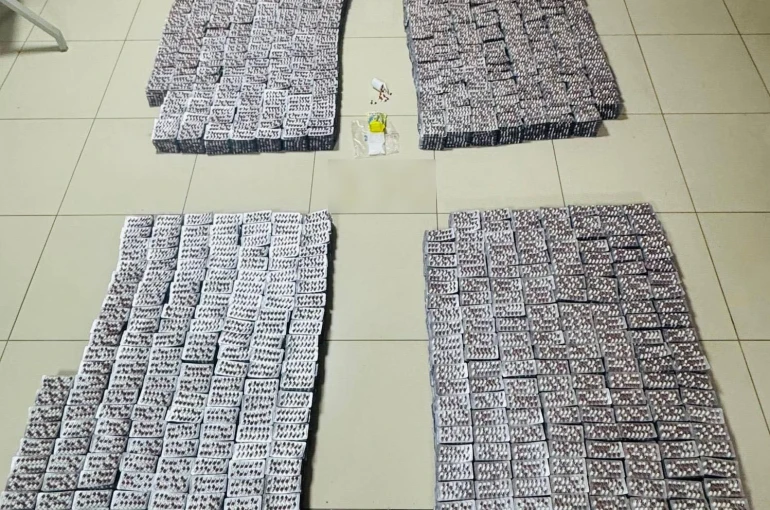 Sultangazi’de şüphe üzerine durdurulan araçta çok miktarda uyuşturucu ele geçirildi 