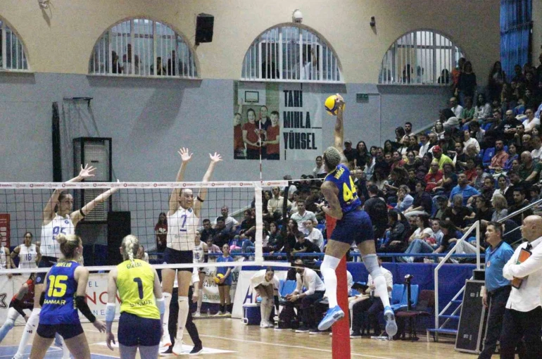 Sultanlar Ligi: Aydın Büyükşehir Belediyespor: 1 - Fenerbahçe Medicana: 3