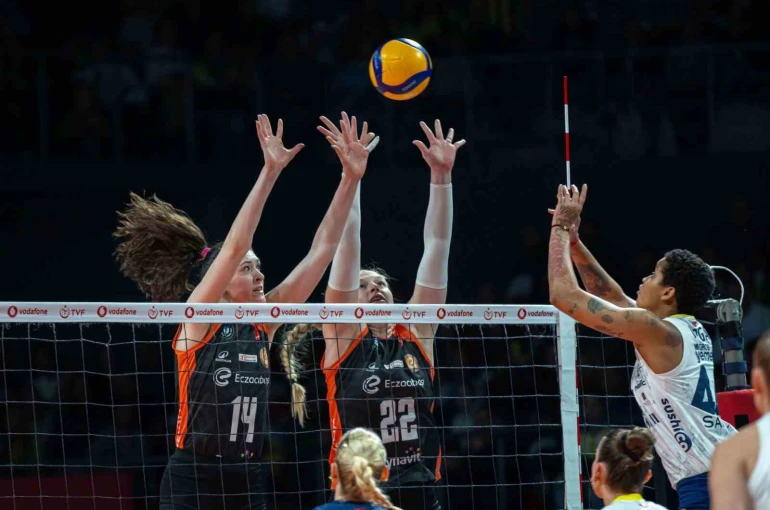 Sultanlar Ligi: Fenerbahçe Medicana: 3 - Eczacıbaşı Dynavit: 1 