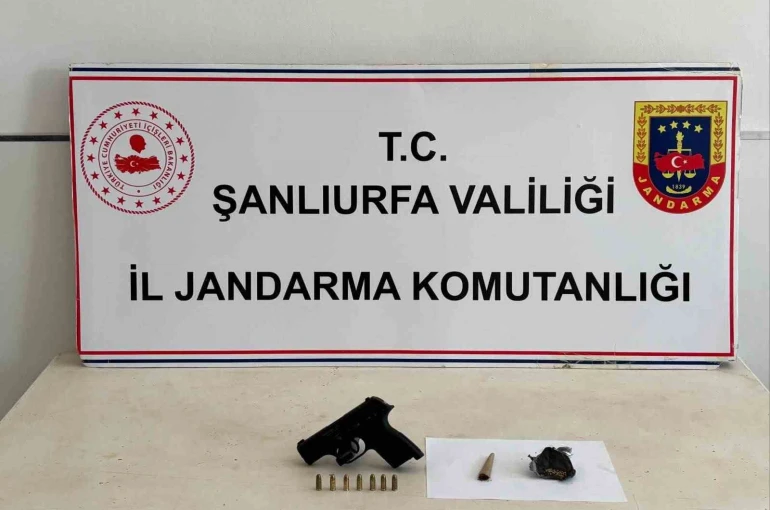 Şüpheli şahısların üzerindn uyuşturucu ve silah çıktı