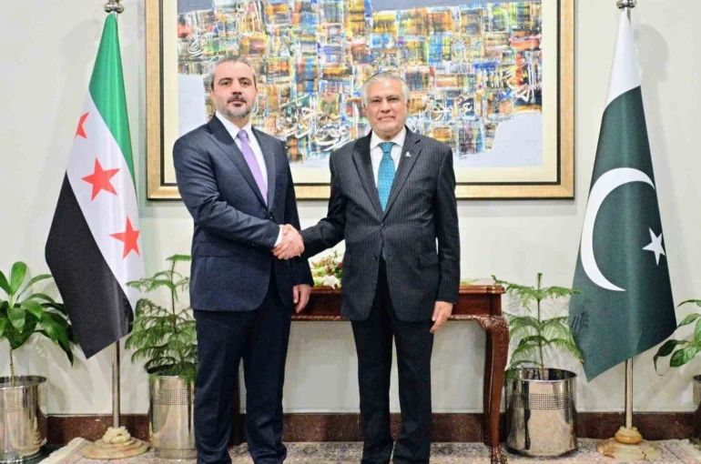 Suriye Dışişleri Bakanı Şeybani, Pakistan Başbakanı Şerif ile bir araya geldi