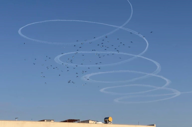 Suriye sınırı semalarında ilginç görüntü 