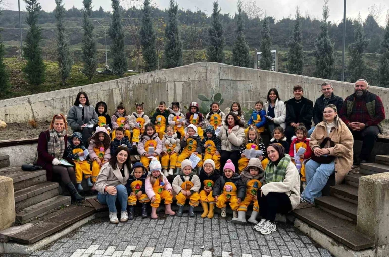 Süs ve Tıbbi Bitkiler Botanik Bahçesi minik ziyaretçilerini ağırladı 