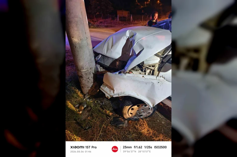 Susurluk’ta otomobil şarampole devrildi:1 yaralı