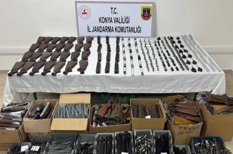 Tabanca ve tüfek parçaları ele geçirildi