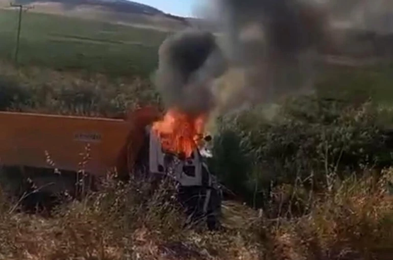 Takla atan kamyonun sürücüsü yanarak hayatını kaybetti 