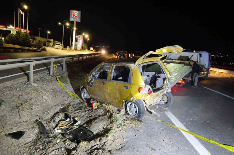 Takla atan otomobil hurdaya döndü: 1 ölü 