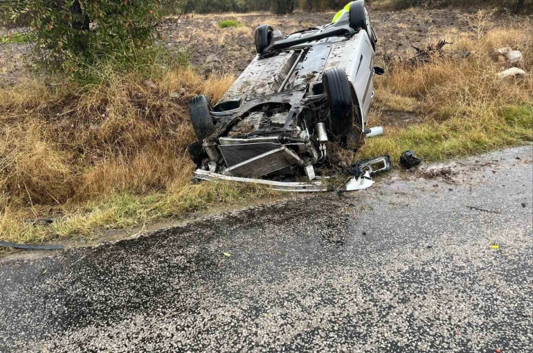 Takla atan otomobilde 3 kişi yaralandı