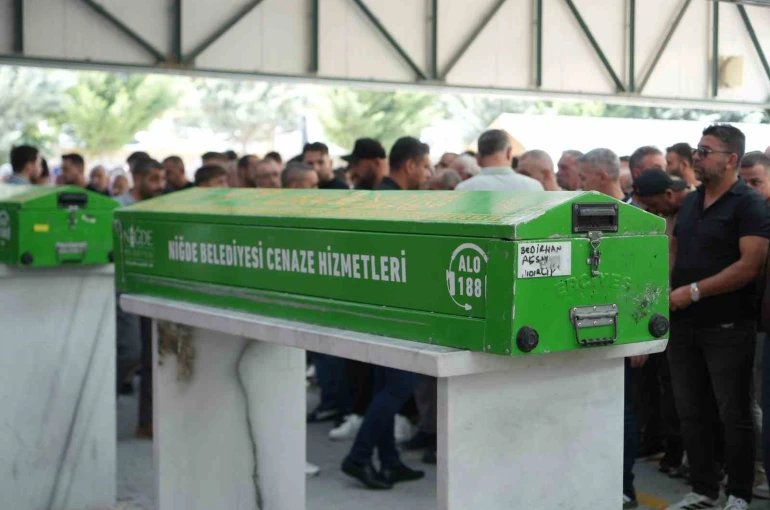 Takla atan otomobildeki genç hayatını kaybetti
