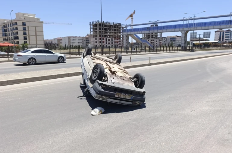 Takla atan otomobilin sürücüsü yaralandı 