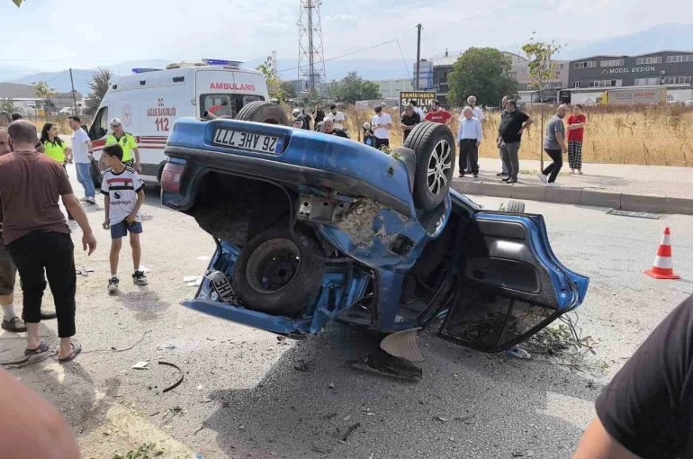 Takla atarak karşı yöne geçti: 2 yaralı