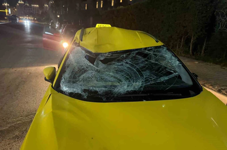 Taksi ile çarpışan bisikletli genç hayatını kaybetti 