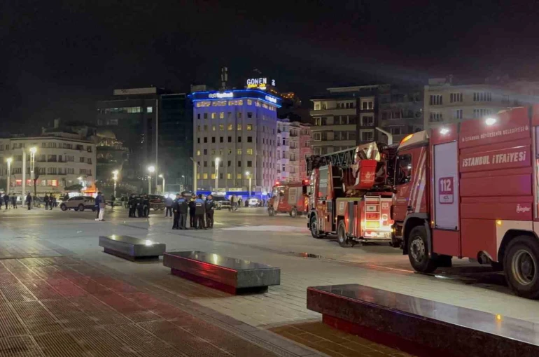Taksim Metro İstasyonu’nunda yangın paniği 