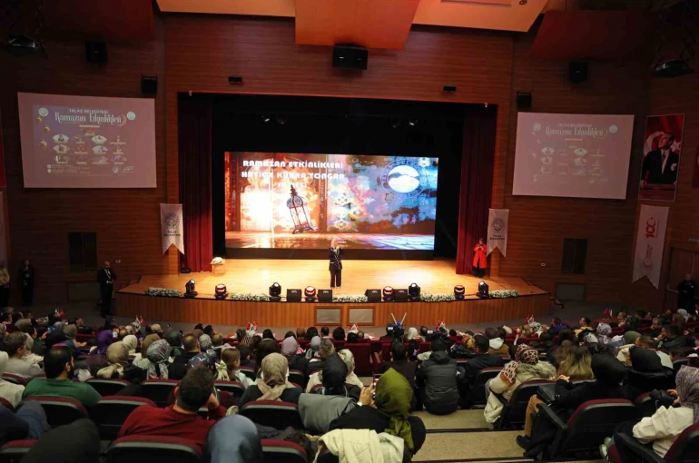 Talas’ta Ramazan coşkusu Hatice Kübra Tongar Söyleşisi ile sürdü 