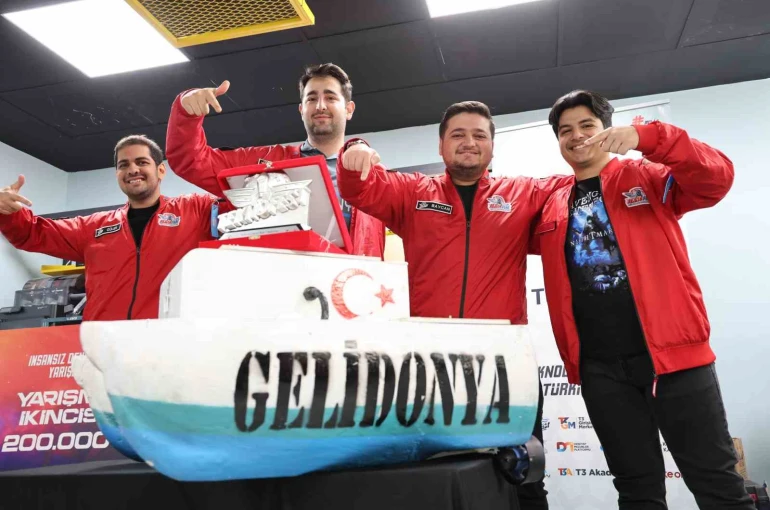 Tam otonom su üstü deniz aracıyla 284 takım arasından Türkiye ikinciliği 