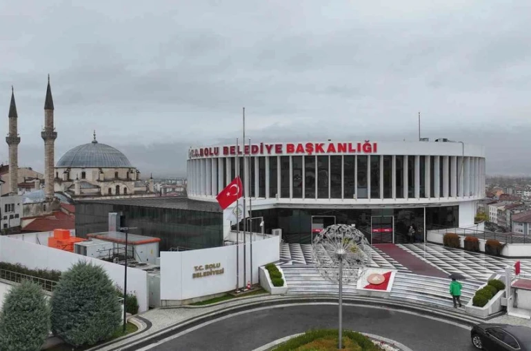 Tanju Özcan: "Bolu’da 3 gün boyunca tüm eğlence etkinlikleri iptal edildi" 