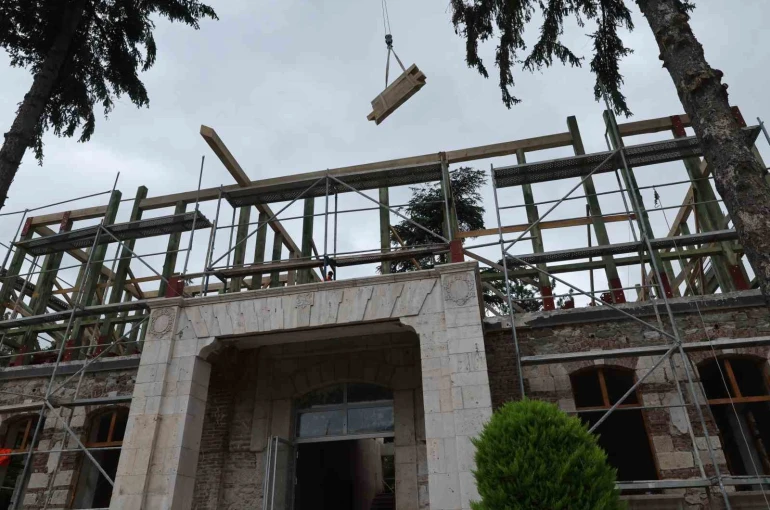 Tarihi belediye binası yeniden ayağa kaldırılıyor