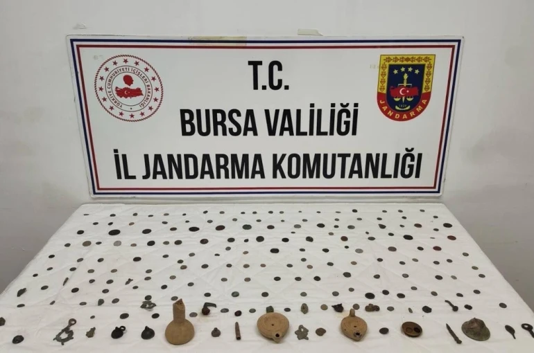 Tarihi eser kaçakçılarına operasyon: Roma ve Bizans dönemine ait 202 parça ele geçirildi