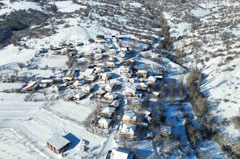 Tarihi ilçede kış güzelliği 