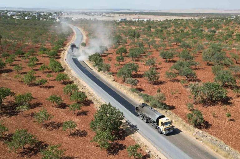 Tarihi ve doğasıyla büyüleyen Halfeti’de kırsal yollar yenileniyor 