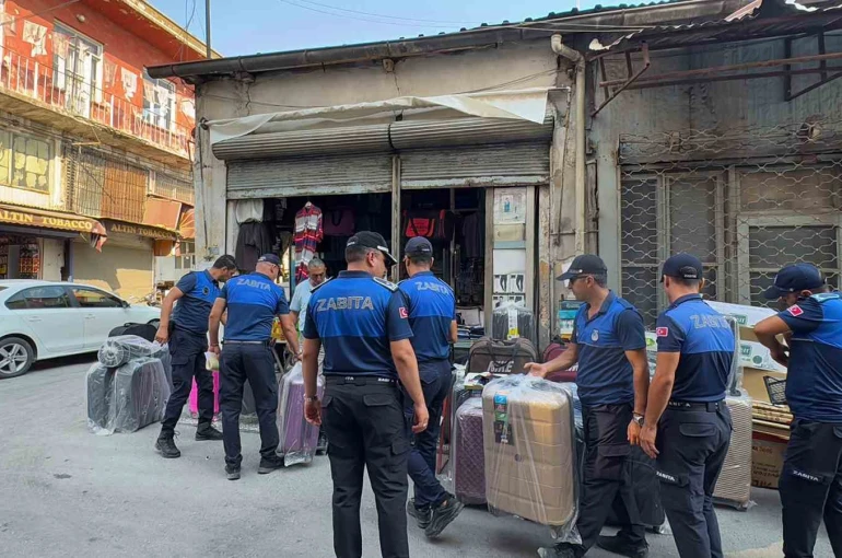 Tarsus Belediyesinden kaldırım işgallerine karşı kararlı denetim 
